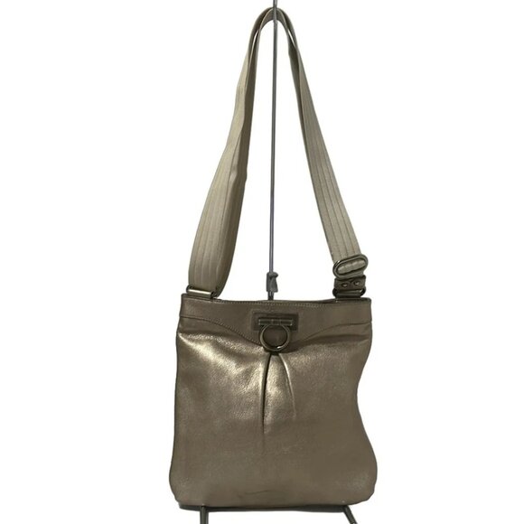 Auth Salvatore Ferragamo Gancini - Gold Cream Leather Nylon Shoulder Bag - Picture 1 of 8